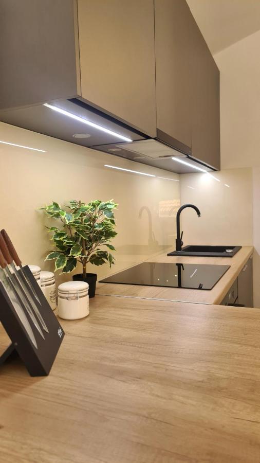 Family Oasis Apartment Zukve Vrsi Esterno foto
