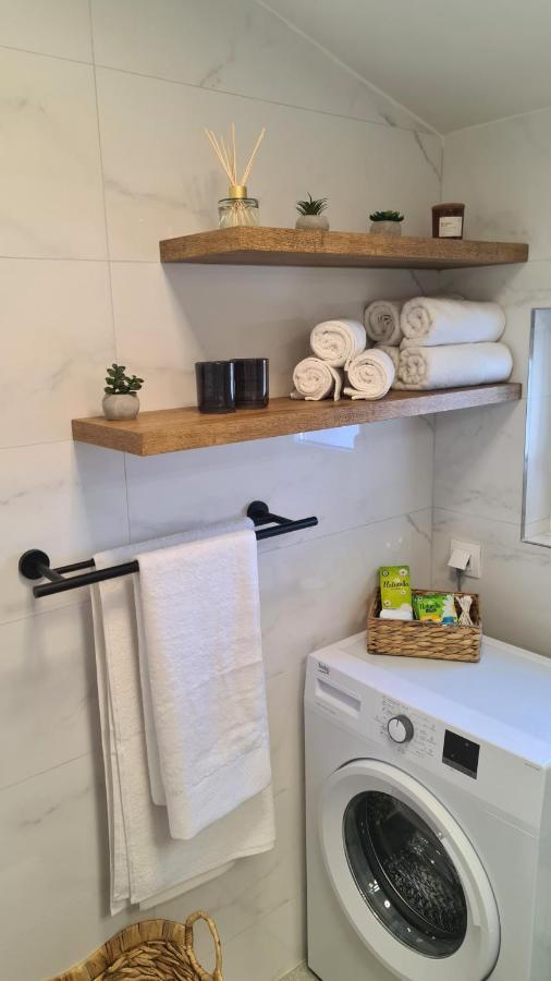 Family Oasis Apartment Zukve Vrsi Esterno foto