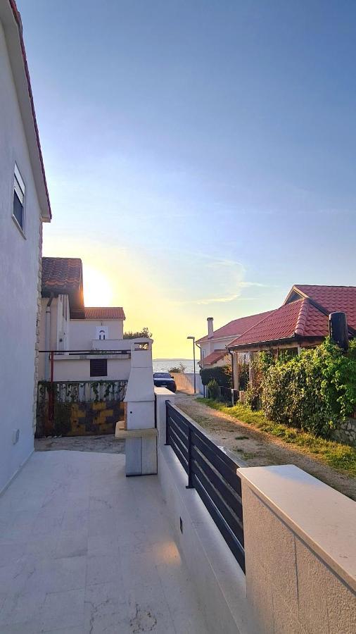 Family Oasis Apartment Zukve Vrsi Esterno foto