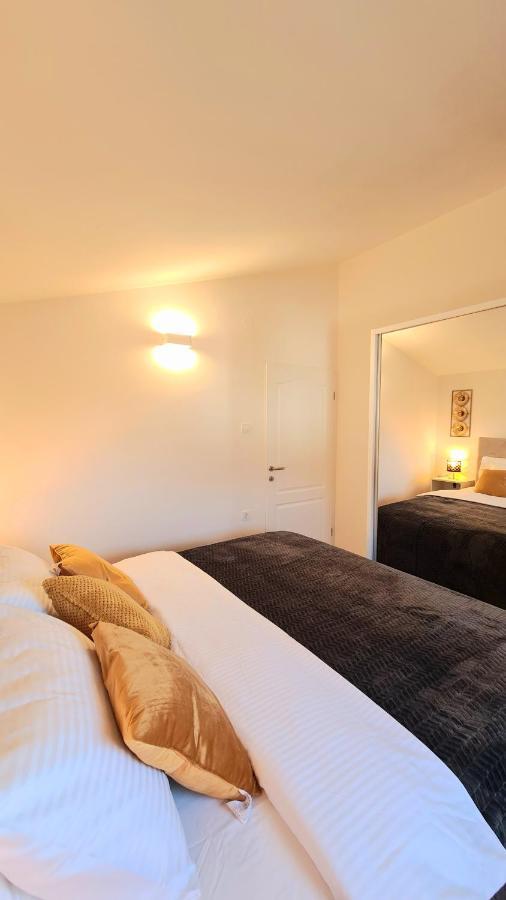 Family Oasis Apartment Zukve Vrsi Esterno foto