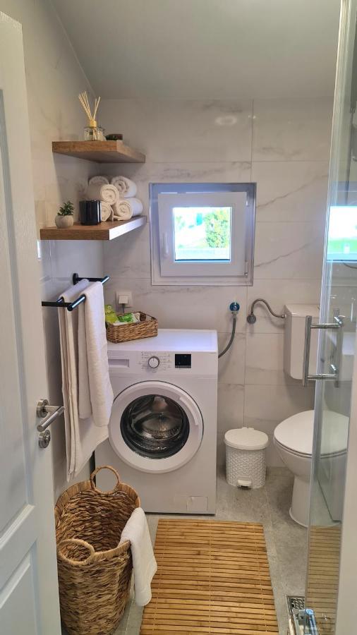 Family Oasis Apartment Zukve Vrsi Esterno foto